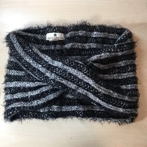Madison 88 Black Gray Knit Snood Scarf